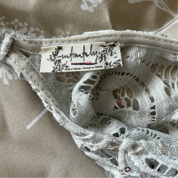 NWOT! FREE PEOPLE Best Idea Cropped Sequin Tank-Silver - Picture 8 of 8